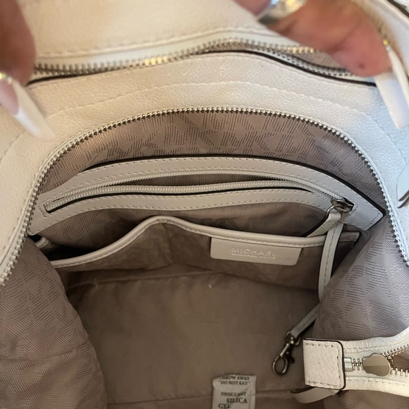 Michael Kors handbag. Pebble grain leather - Picture 5 of 8